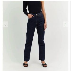 NWT DISSH Finley Straight Leg Jeans Size US 4